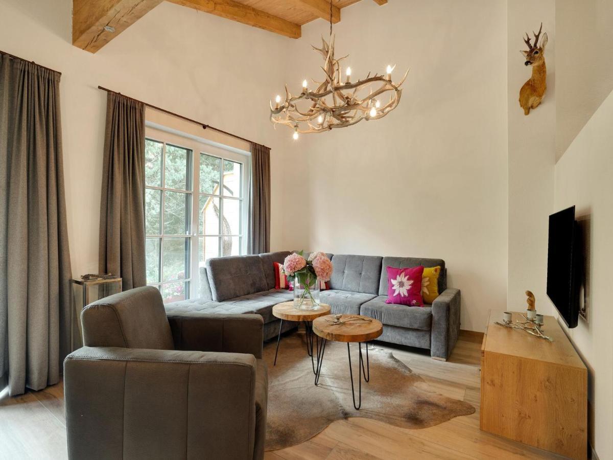 Luxurious Holiday Home With Sauna Кримл Екстериор снимка