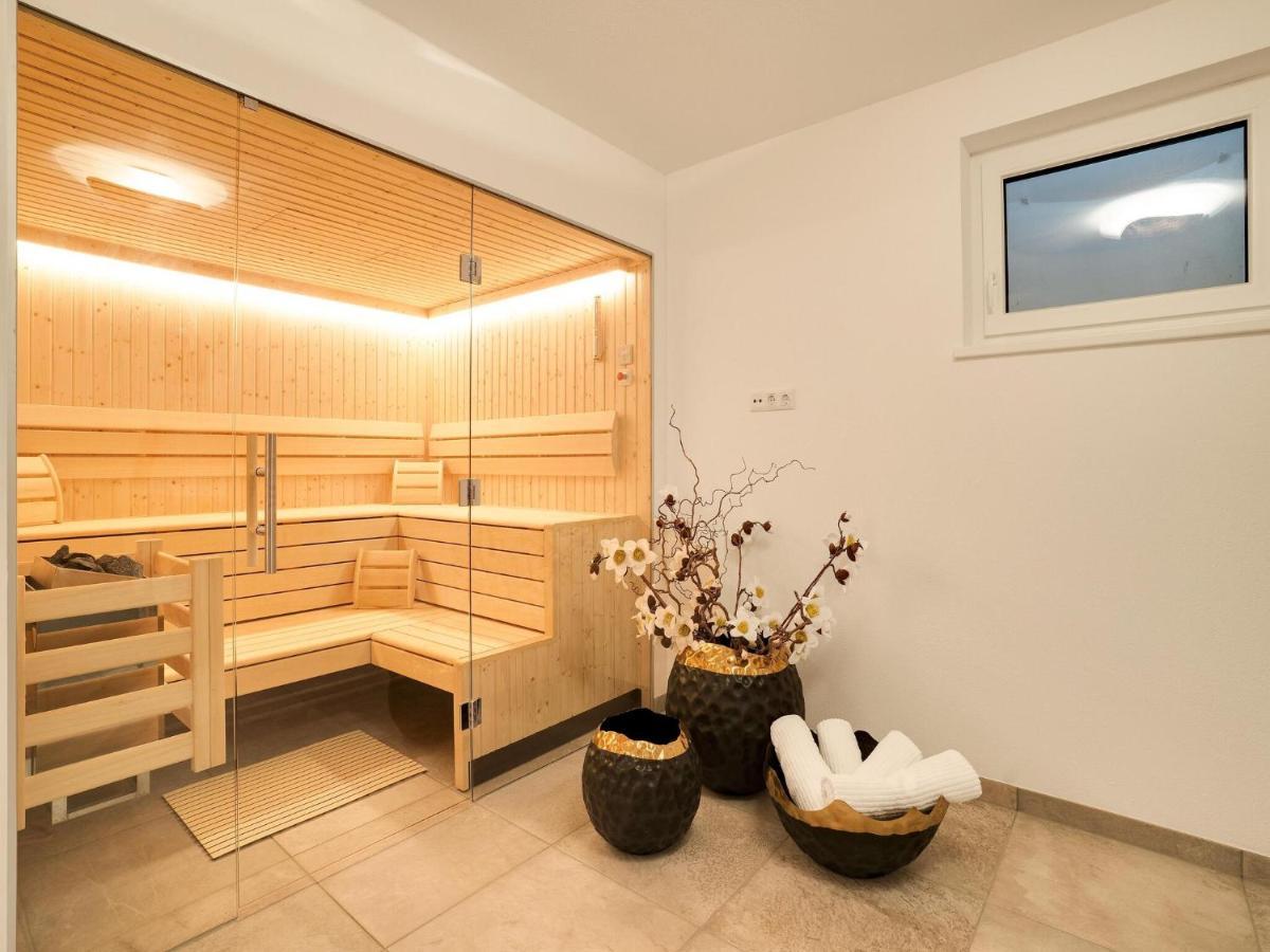 Luxurious Holiday Home With Sauna Кримл Екстериор снимка